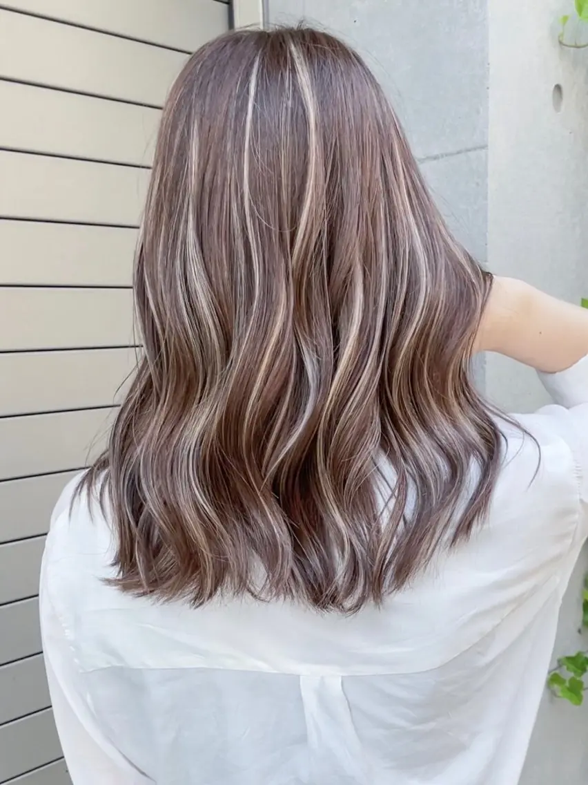ロング カラー シールエクステ バレイヤージュ ベージュカラー ブリーチ ケアブリーチ ヘアカラー トリートメント 大阪梅田/レイヤー/ ハイライト/yuuのヘアスタイル