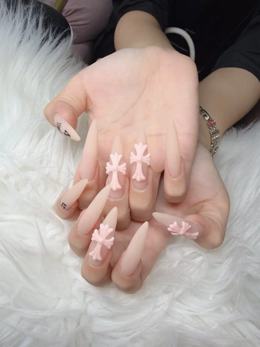 ネイル Lee Nailsのネイルデザイン