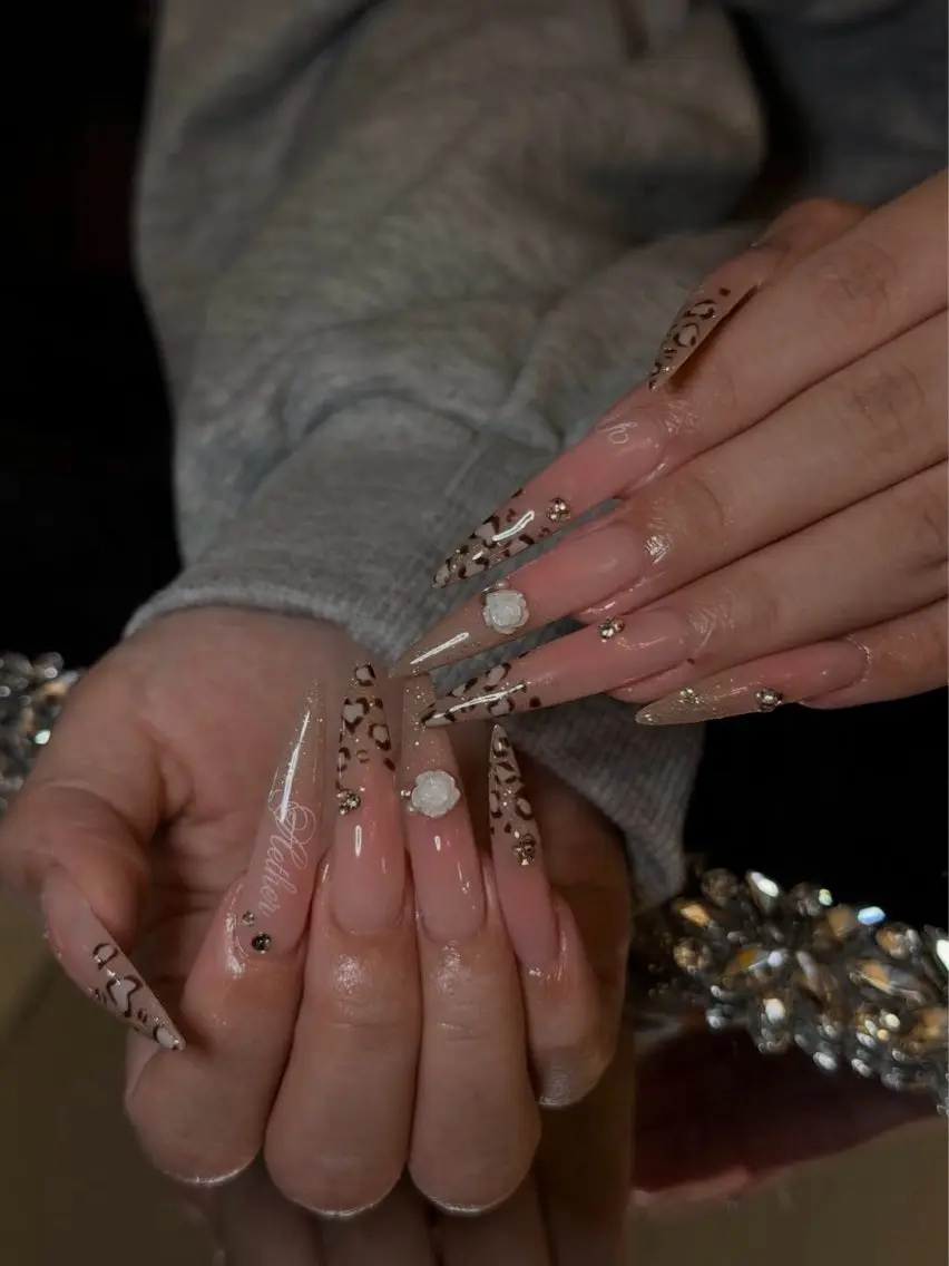 ネイル アートネイル ボルドー フレンチネイル ジェルネイル 氷ネイル・うるうるネイル ハンドネイル Julie NailSalonのネイルデザイン