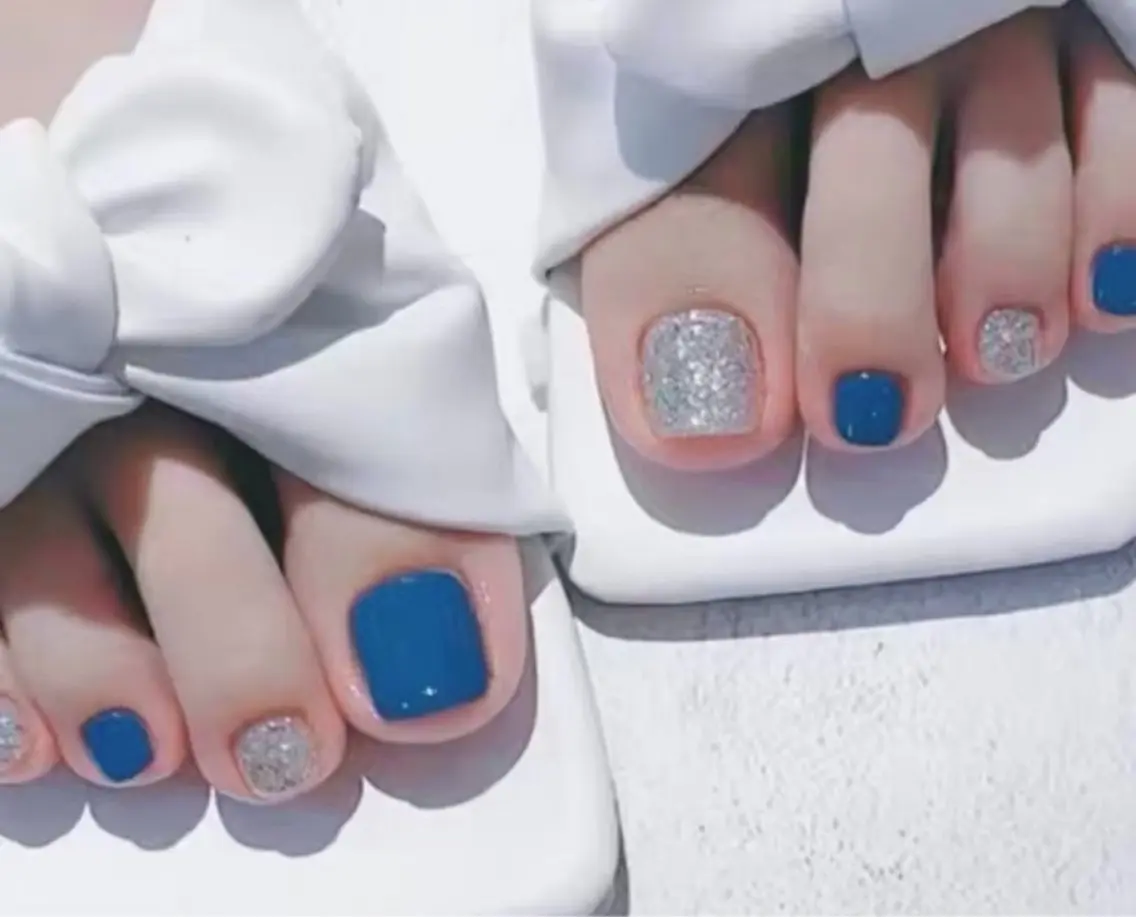 ネイル フットネイル H3 Nail Tsuki🦋💙のネイルデザイン