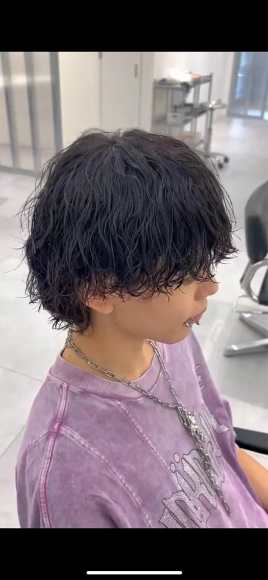 カラー パーマ メンズ メンズパーマ メンズウルフカット ウルフカット 佐々木 輝のヘアスタイル
