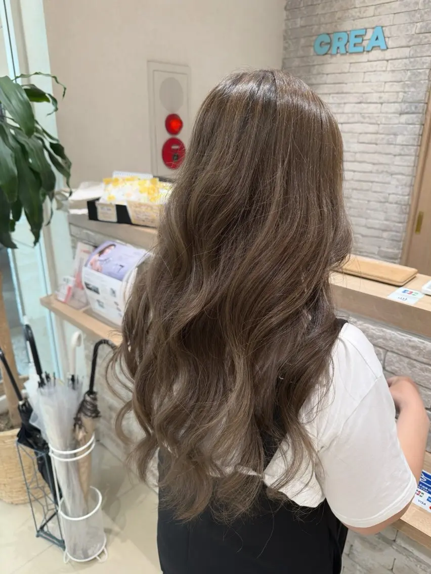 ロング カラー ヘアアレンジ ヘアカラー シアーベージュニスト 🥣大石亜里紗のヘアスタイル
