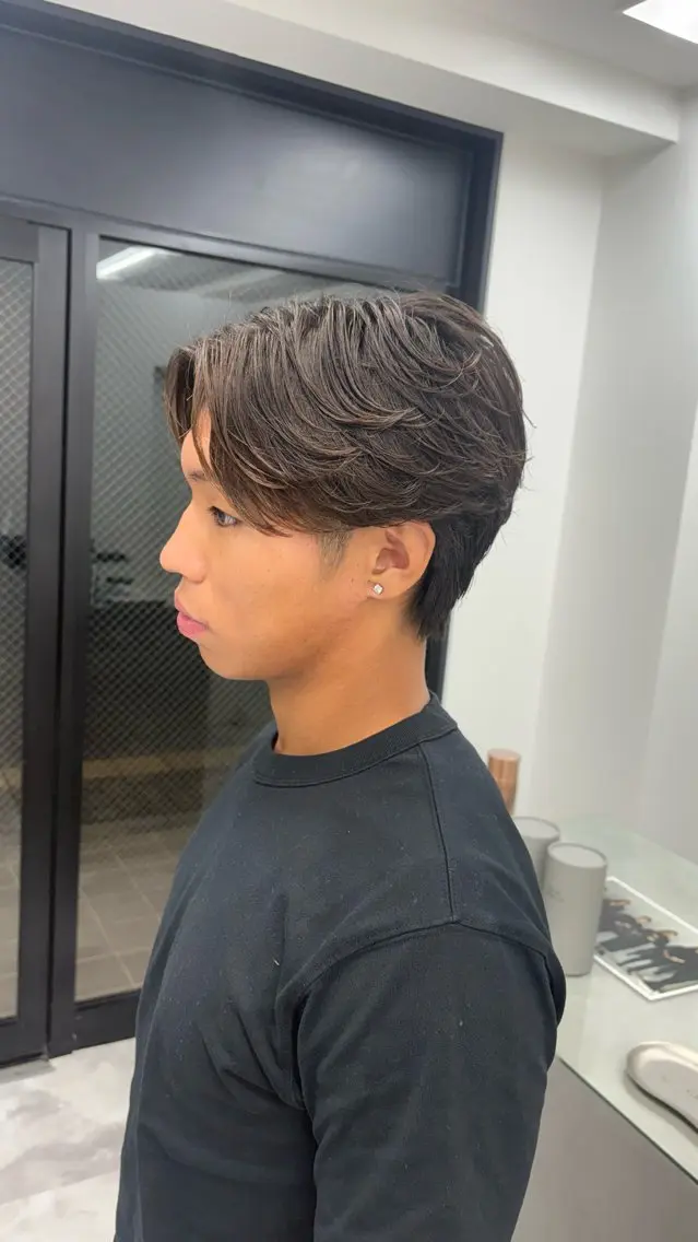 パーマ メンズ フェザーパーマ メンズパーマ カット パーマ 岡田 晟ノ丞のヘアスタイル