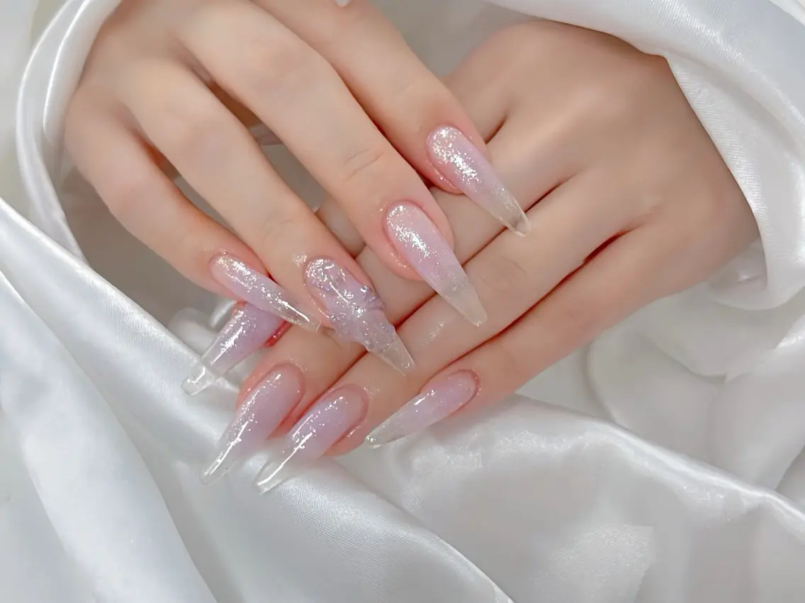 ネイル オーロラネイル チークネイル 桜ネイル クリアネイル ドット ハンドネイル Rin Nail 新大久保店のネイルデザイン