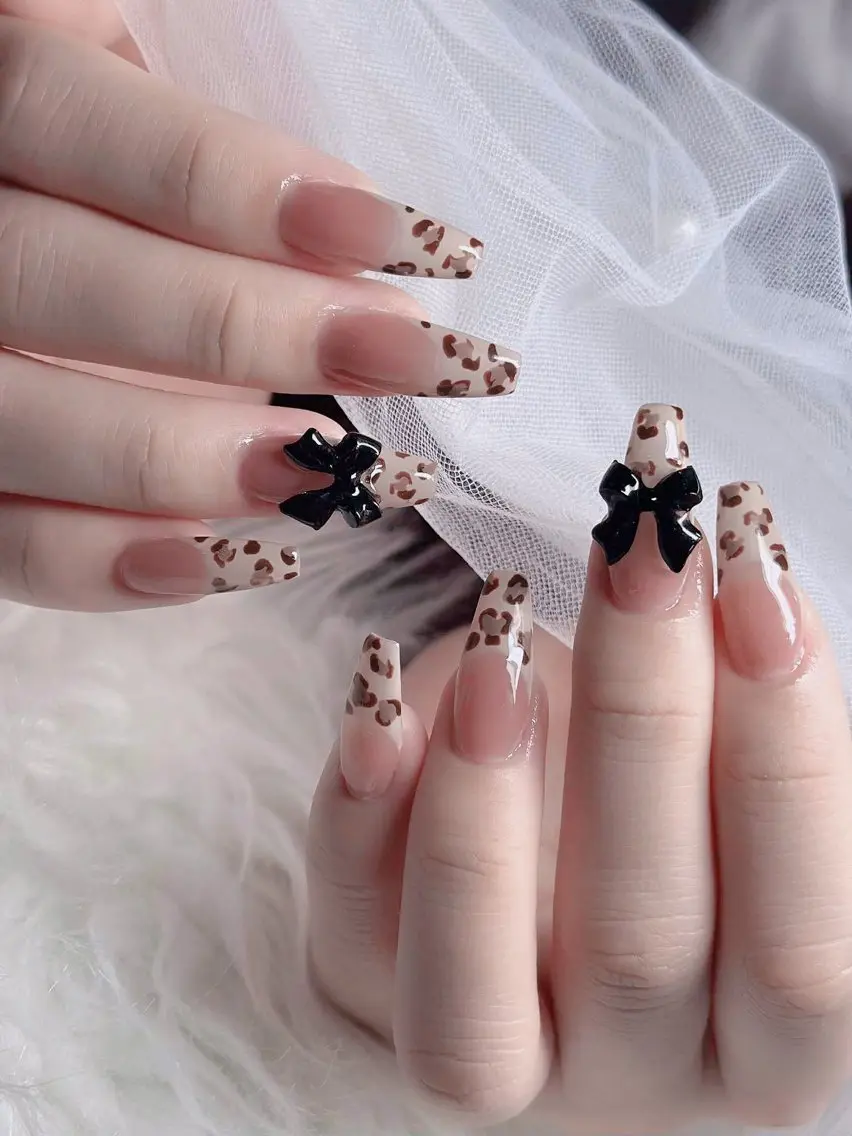 ネイル フレンチネイル ジェルネイル ハロウィン 韓国ネイル マグネットネイル ハンドネイル Hbaby nailのネイルデザイン