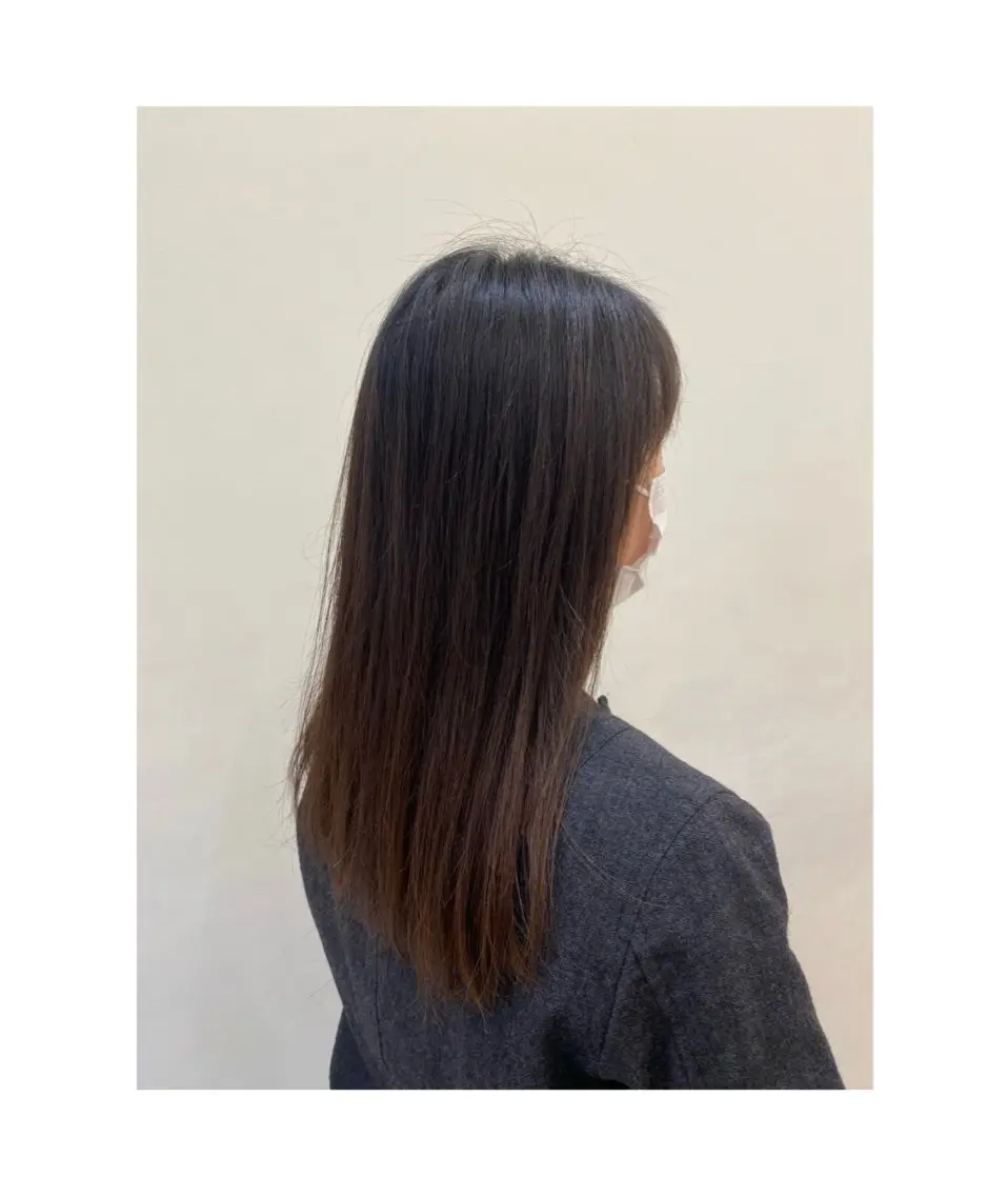 カラー 新嵩 真理のヘアスタイル