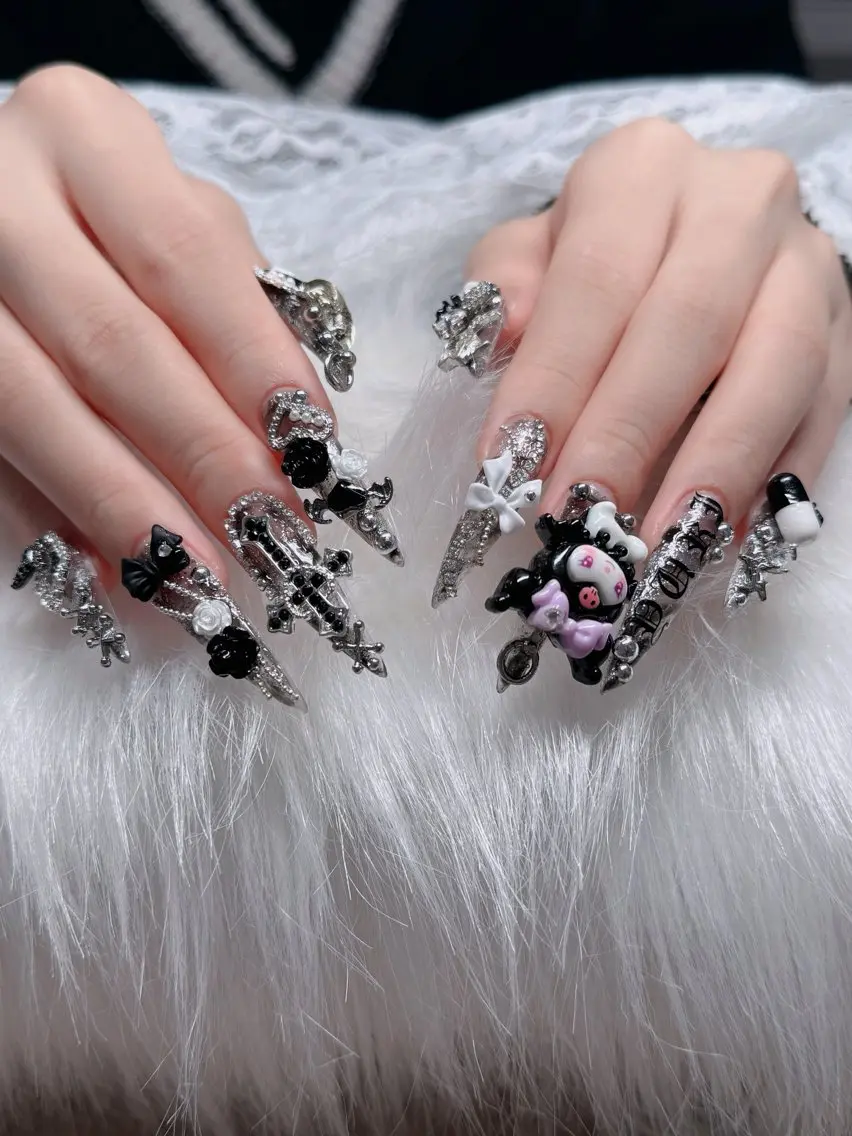 ネイル フレンチネイル ジェルネイル ガラスフレンチ ハロウィン ハート ハンドネイル H.baby Nail Salonのネイルデザイン
