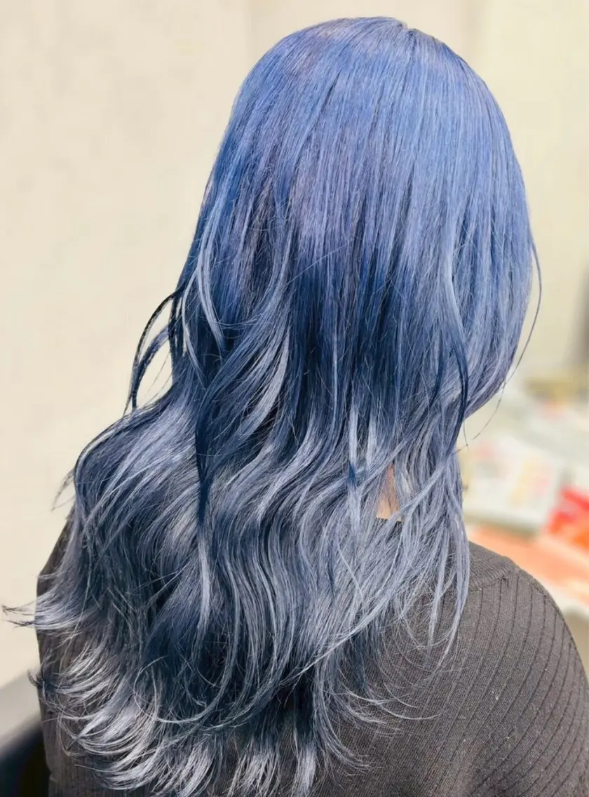 ロング カラー ヘアカラー 西村 理伽のヘアスタイル