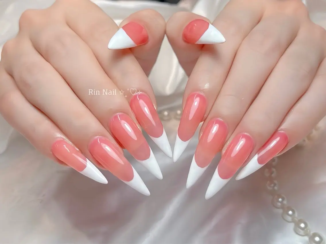 ネイル オーロラネイル チークネイル 桜ネイル クリアネイル ドット ハンドネイル Rin Nail 新大久保店のネイルデザイン