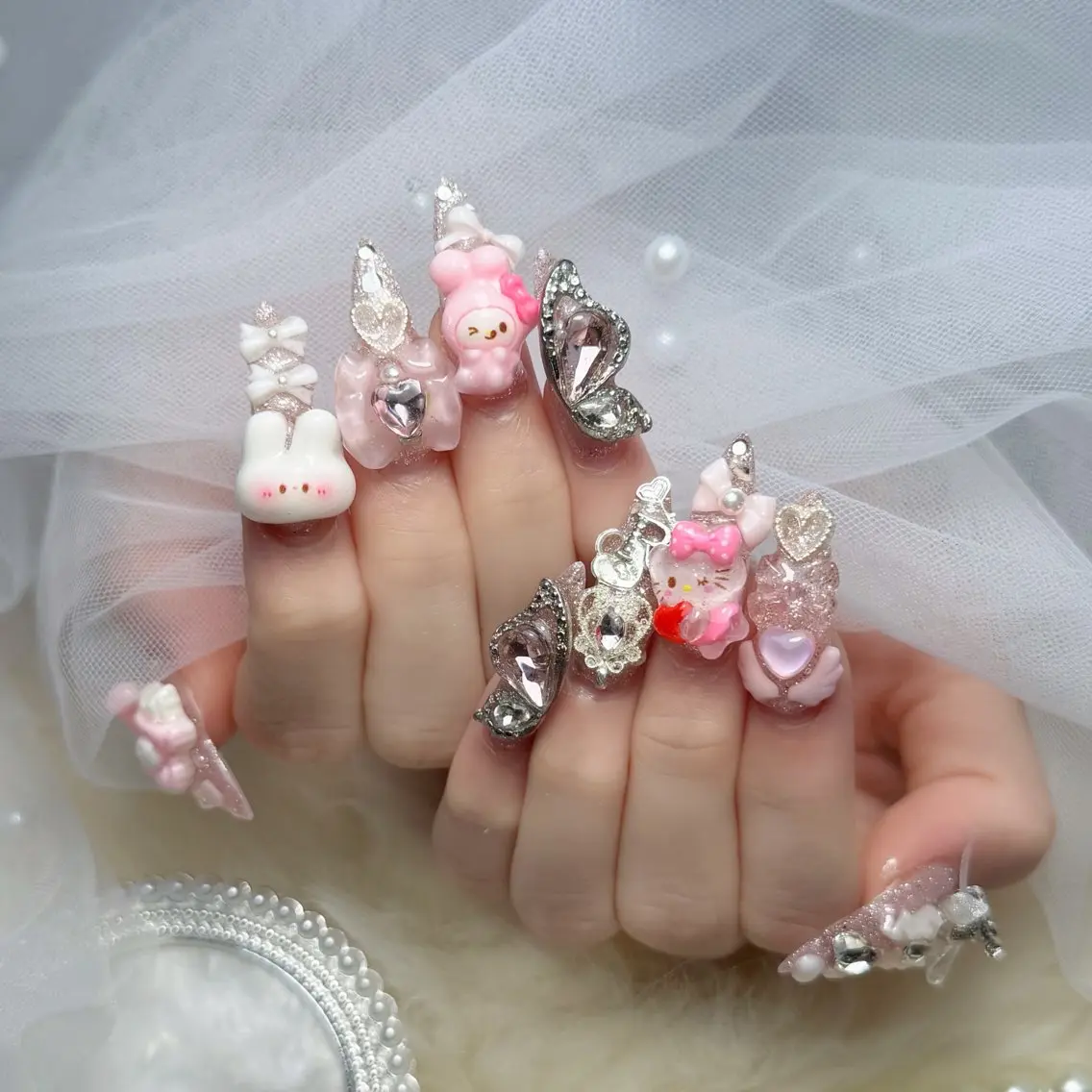 ネイル ハンドネイル ハンドケア いちご ちゃんのネイルデザイン