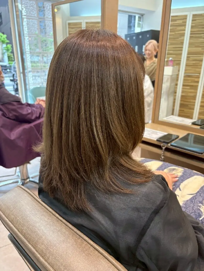 セミロング カラー 吉永 楓のヘアスタイル