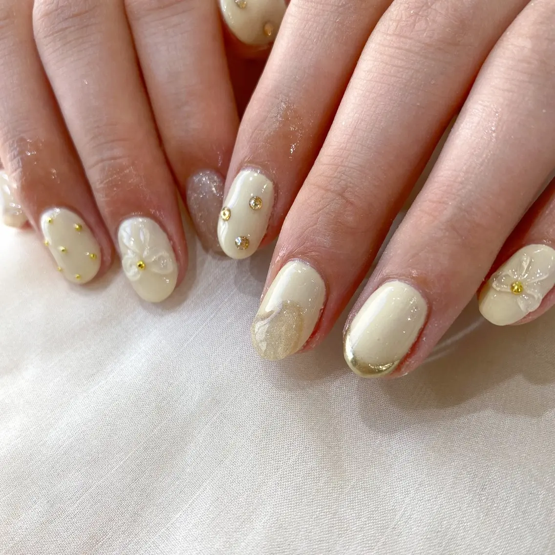 ネイル ホワイト muguet🎀 chikaのネイルデザイン