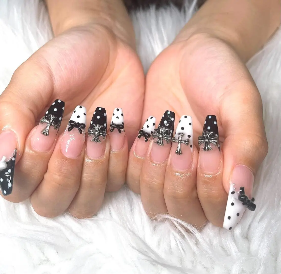 ネイル 長さ出し グラデーション 卒業式 キラキラネイル マグネットネイル ハンドネイル Lee Nailsのネイルデザイン