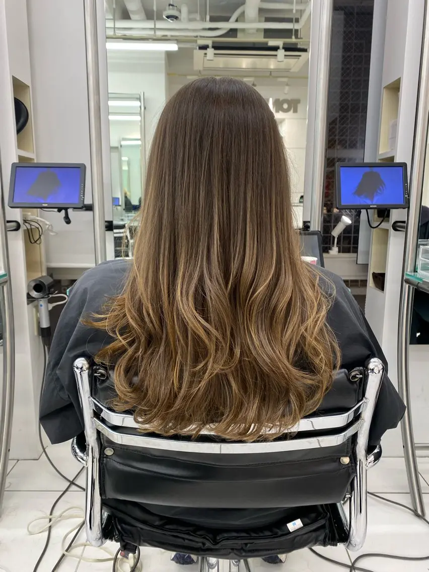 ロング 【レイヤーカット】 キサヌキミワのヘアスタイル