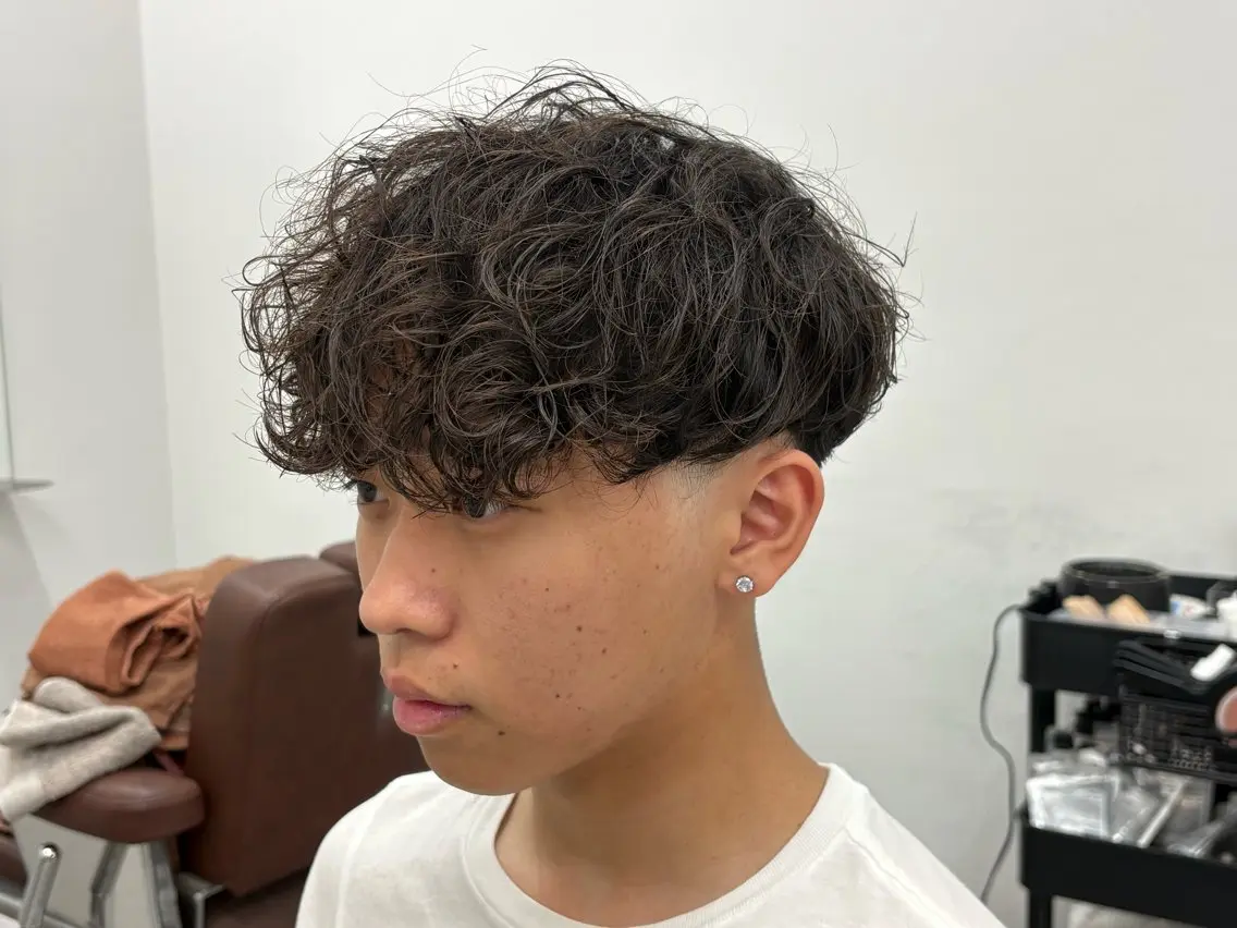 パーマ 高山 健のヘアスタイル
