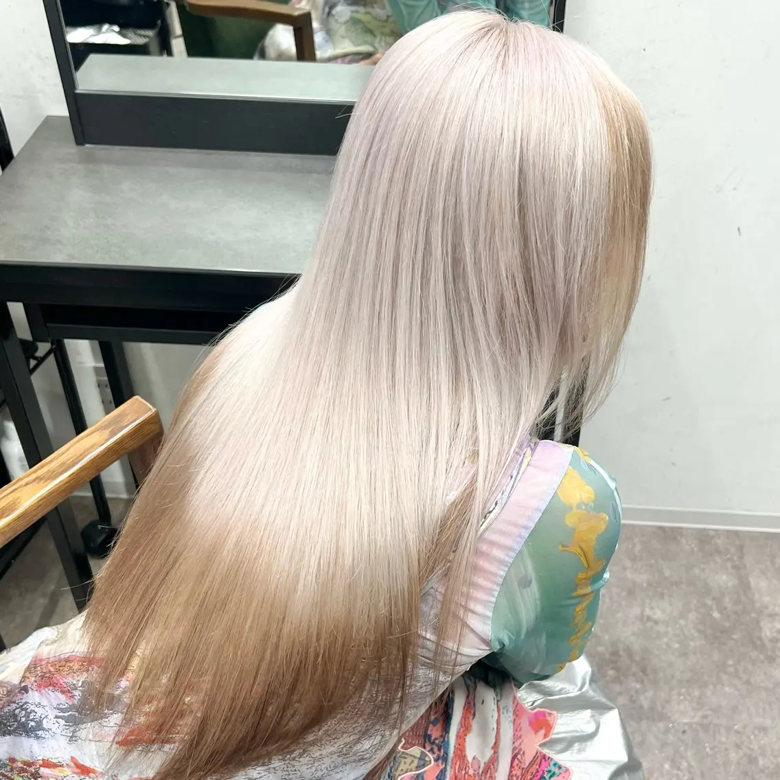 ロング カラー ベージュカラー ブリーチ デザインカラー ハイトーンカラー ヘアカラー トリートメント 原宿/ハイトーン/ ブリーチ/RYUTOのヘアスタイル