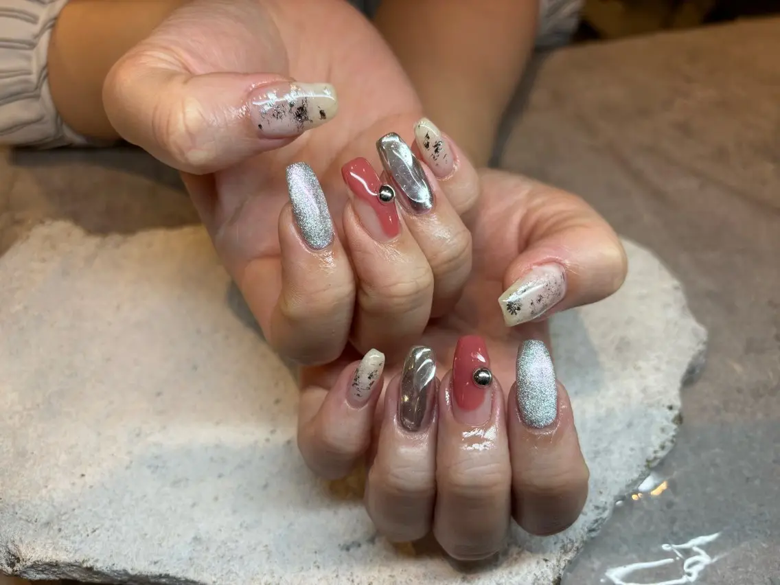 ネイル ニュアンスネイル ピンク シルバー HONOKA mare【深江橋店】のネイルデザイン