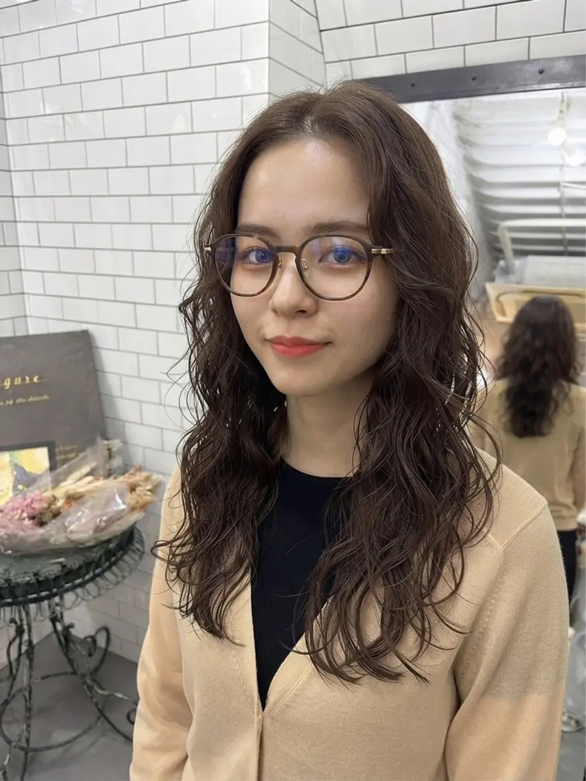 セミロング パーマ セミロングパーマ レイヤーカット 小顔カット 中区/legare 🌈山村/髪質改善のヘアスタイル