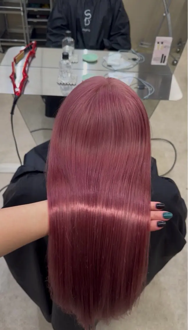 ロング カラー ブリーチ ピンクカラー ヘアカラー 松本 葉南のヘアスタイル