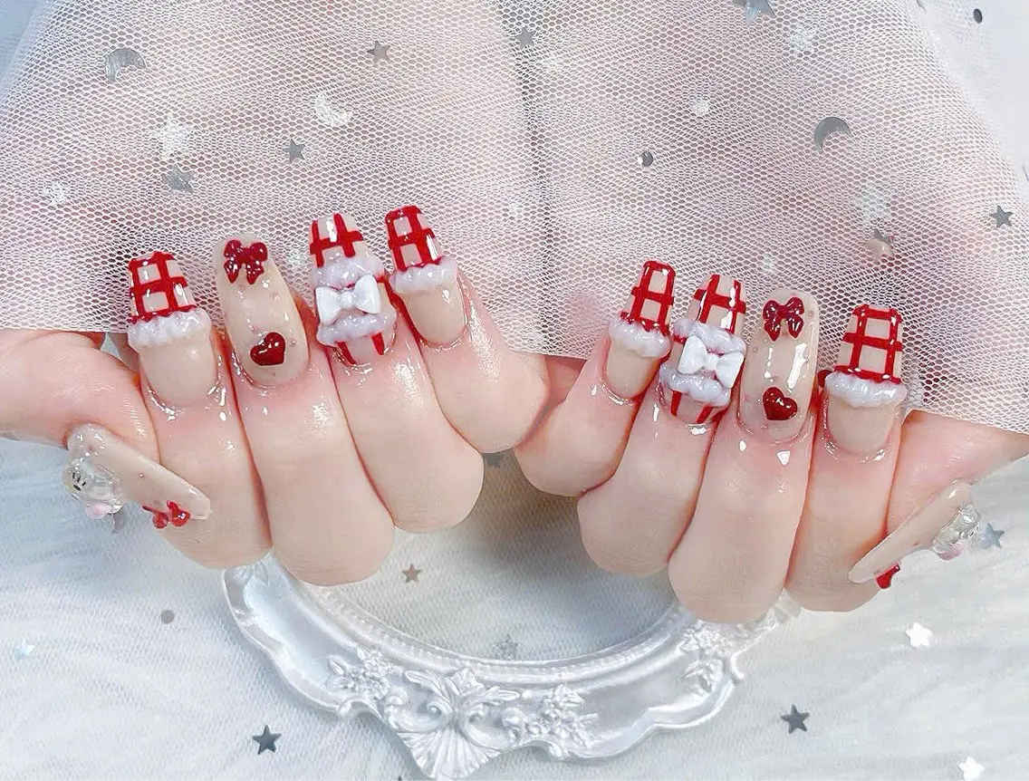 ネイル チークネイル ドット 長さ出し フットネイル フレンチネイル ハンドネイル Hana Nail Salonのネイルデザイン