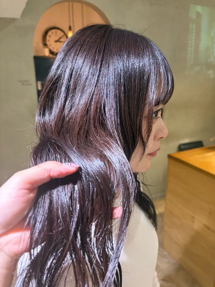 ロング ピンクラベンダー ヘアカラー トリートメント レイヤーカット🐩 透明感カラー モカのヘアスタイル