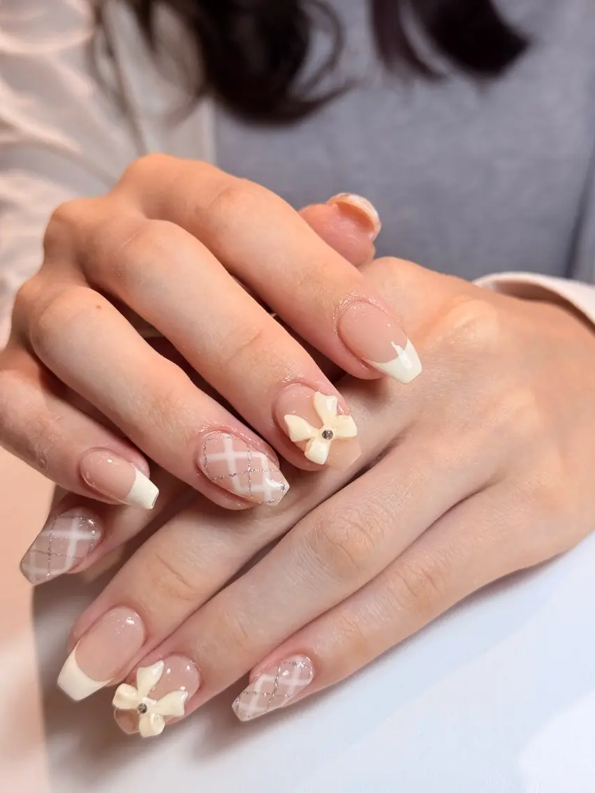 ネイル アートネイル チークネイル フレンチネイル グラデーション キラキラネイル ハンドネイル Risa_ Nailのネイルデザイン