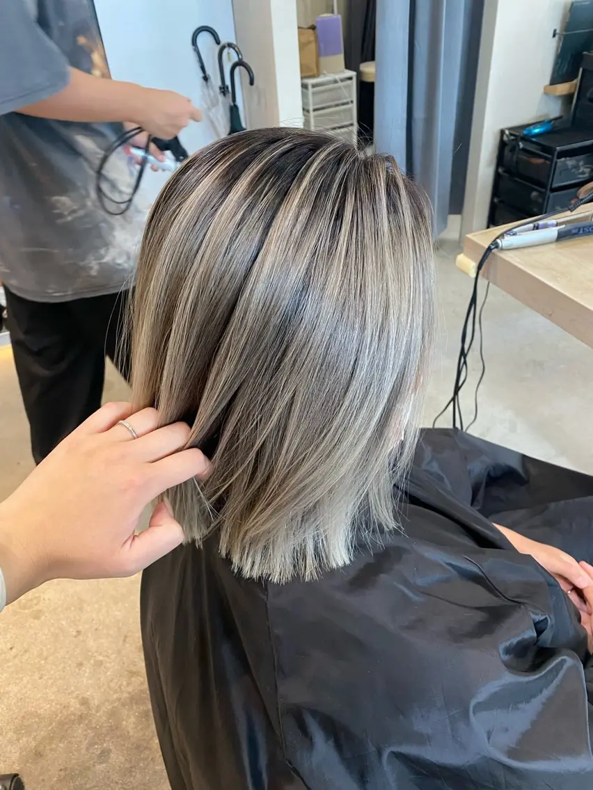 カラー バレイヤージュ ハイトーンカラー ヘアカラー 才田 まりなのヘアスタイル
