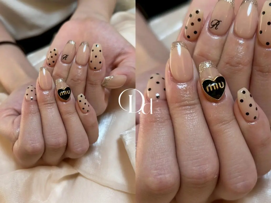 ネイル アートネイル ゴールド 韓国ネイル マグネットネイル マットネイル 💕D.d nail Hideyo🌸のネイルデザイン