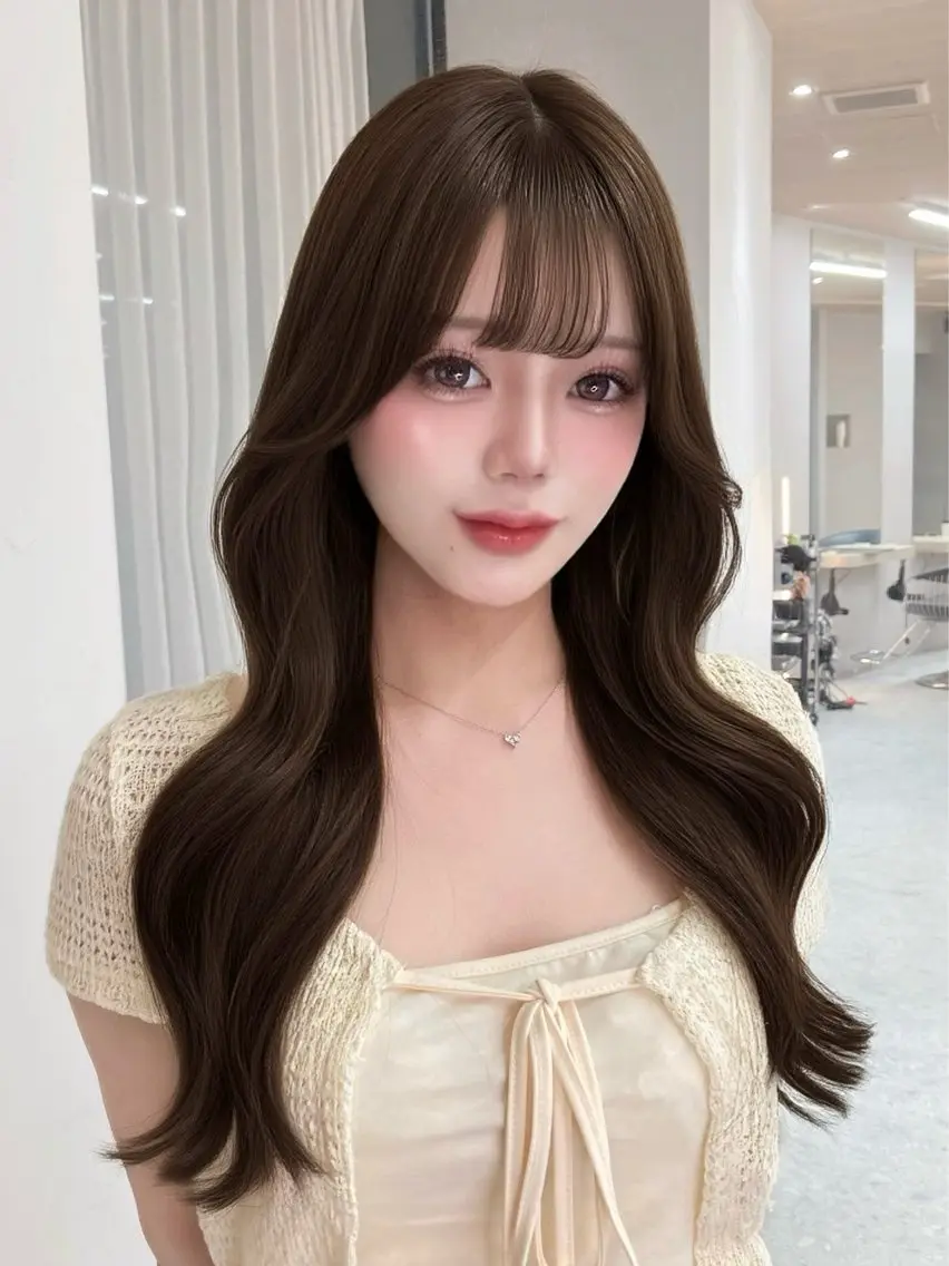 ロング カラー 切りっぱなしボブ ベージュカラー ブリーチ ブラウンカラー チョコレートブラウン カット ヘアカラー トリートメント 友田 那都のヘアスタイル