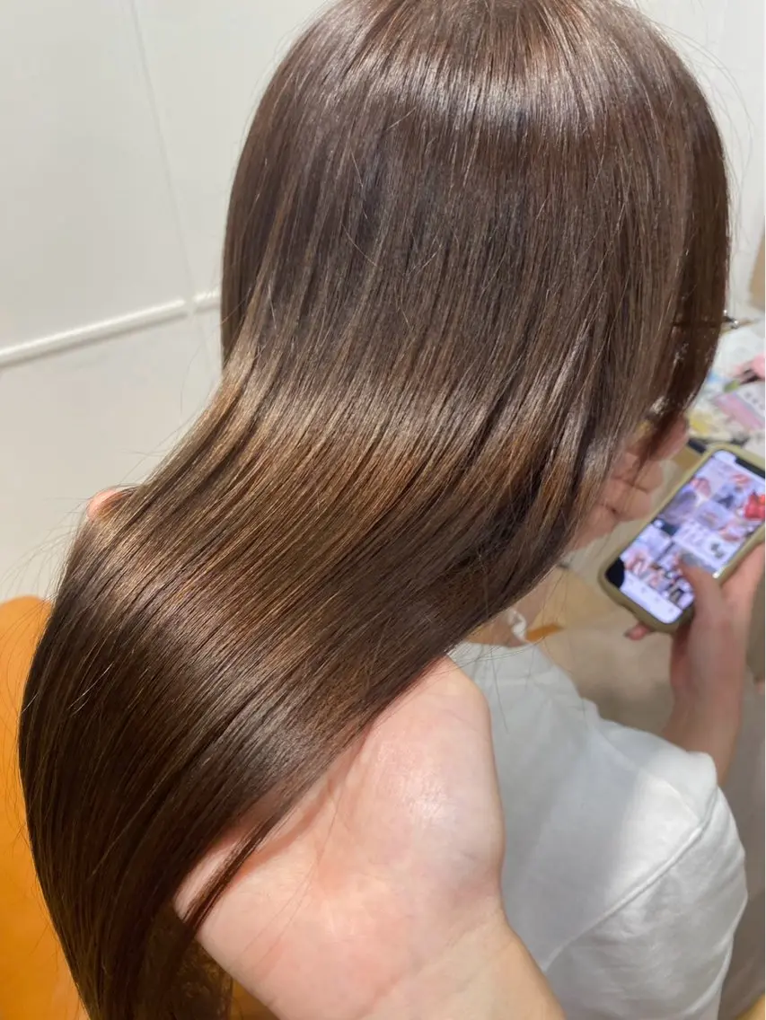 ロング カラー 石原 結依のヘアスタイル
