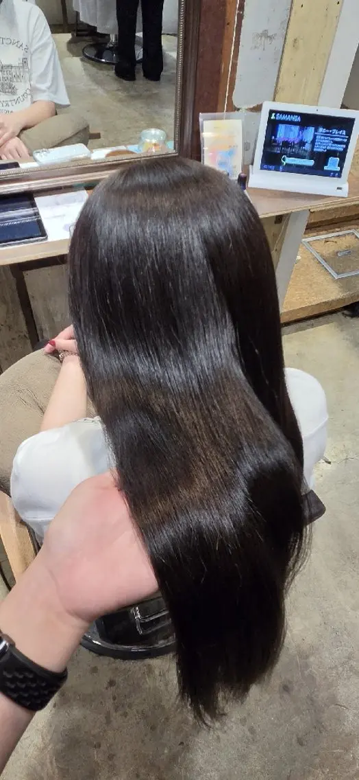 ロング 谷岡 沙也佳のヘアスタイル