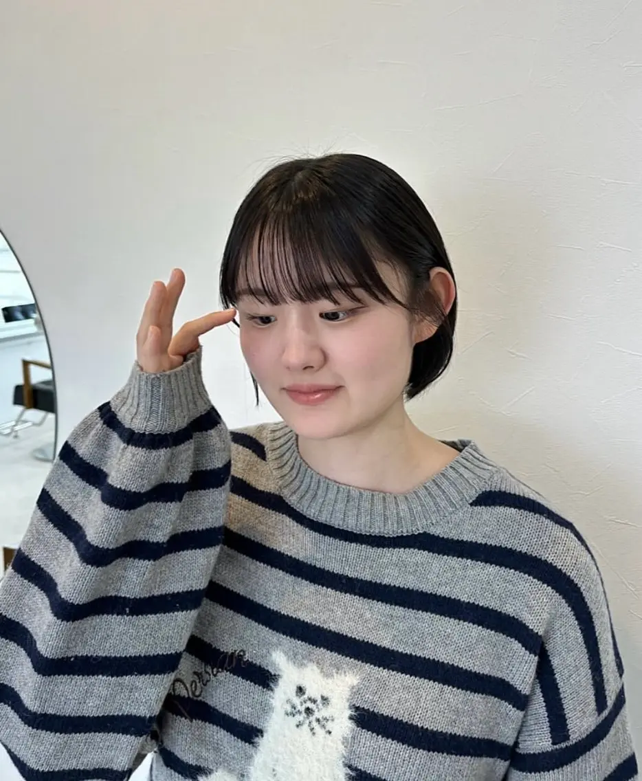 前髪ストレート+前髪カットの写真