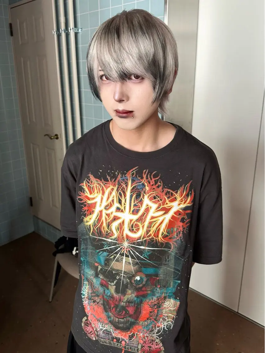 ショート カラー メンズ メンズブリーチ メンズハイトーン ブリーチ デザインカラー ハイトーンカラー カット ヘアカラー ウルフ/レイヤー/ 渋谷🔮Yudaiのヘアスタイル