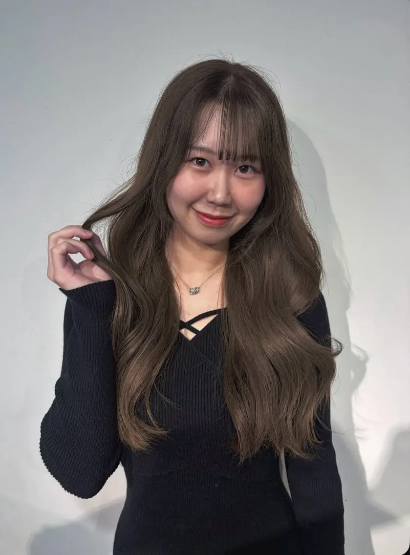 ロング ヘアカラー 内川 楓子のヘアスタイル