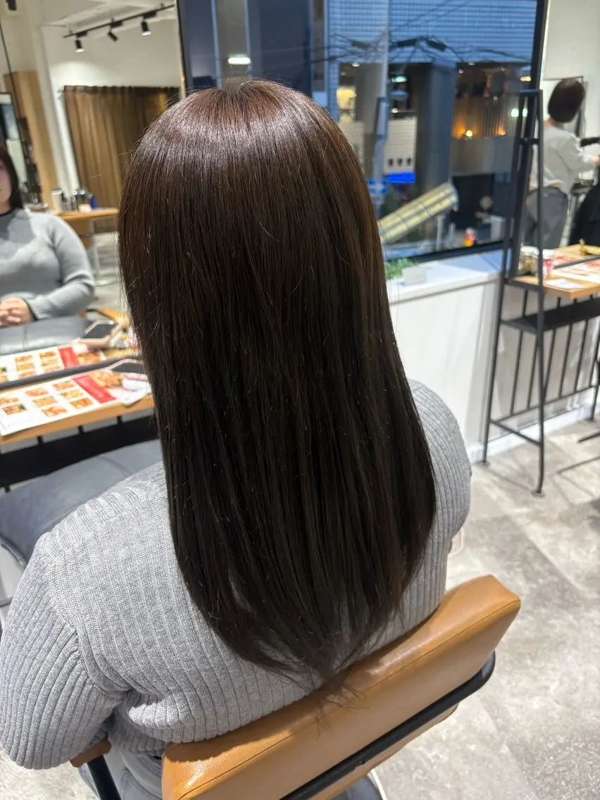 ミディアム ヘアカラー 束感まつ毛／艶カラー おがたゆうか🎀‎のマツエク・マツパデザイン
