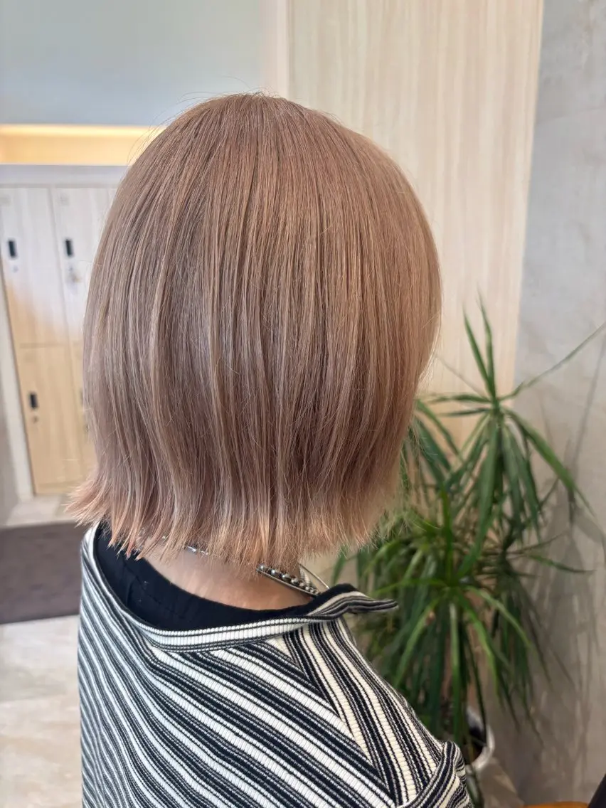 ショート タナサワ ナツミのヘアスタイル