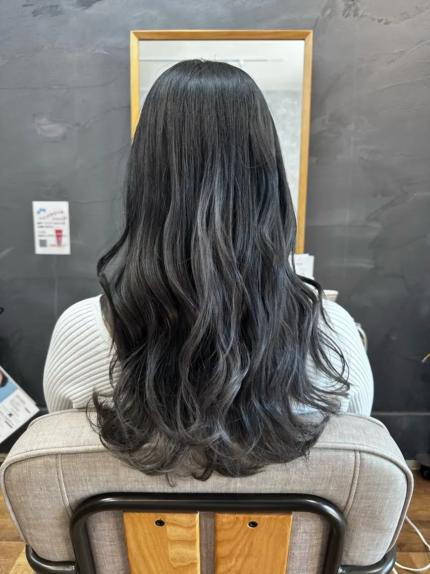 ロング カラー グレージュ シルバー シルバーグレージュ Alpha 【abiko】加藤駿のヘアスタイル