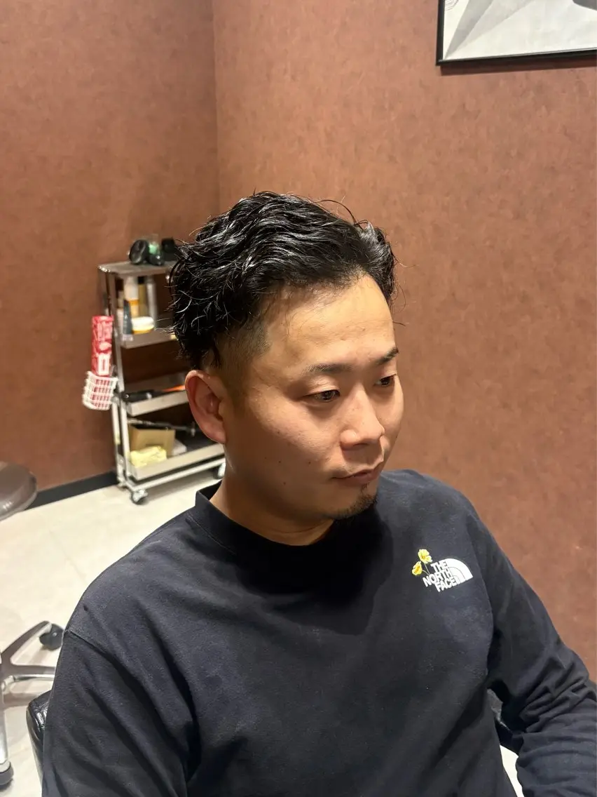 ショート パーマ メンズ メンズパーマ ツイストスパイラルパーマ スパイラルパーマ カット パーマ メンズ特化 / Reiのヘアスタイル