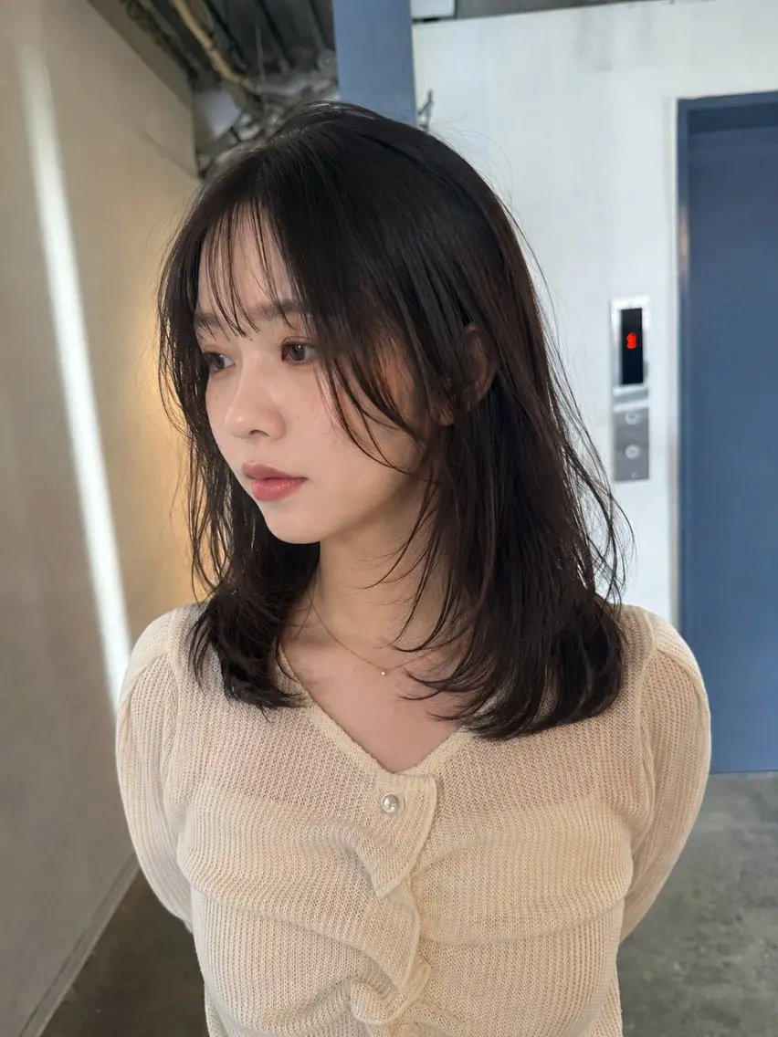 ミディアム カット ヘアカラー トリートメント 縮毛矯正/レイヤー カット⭐️SHOTAのヘアスタイル