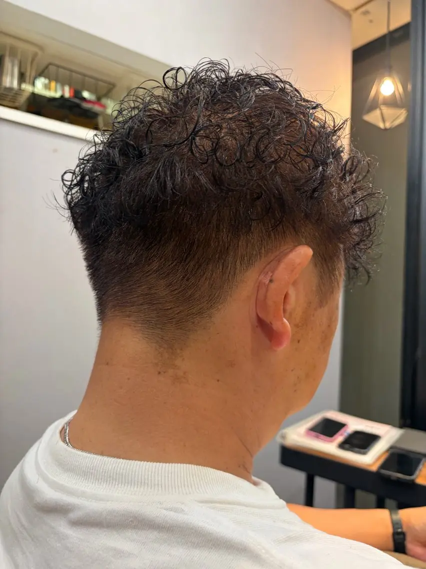 ショート カラー パーマ 田邉 莉陸のヘアスタイル