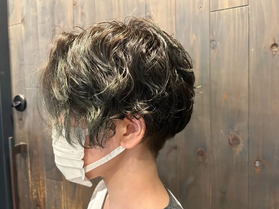 ショート カラー 工藤 希のヘアスタイル