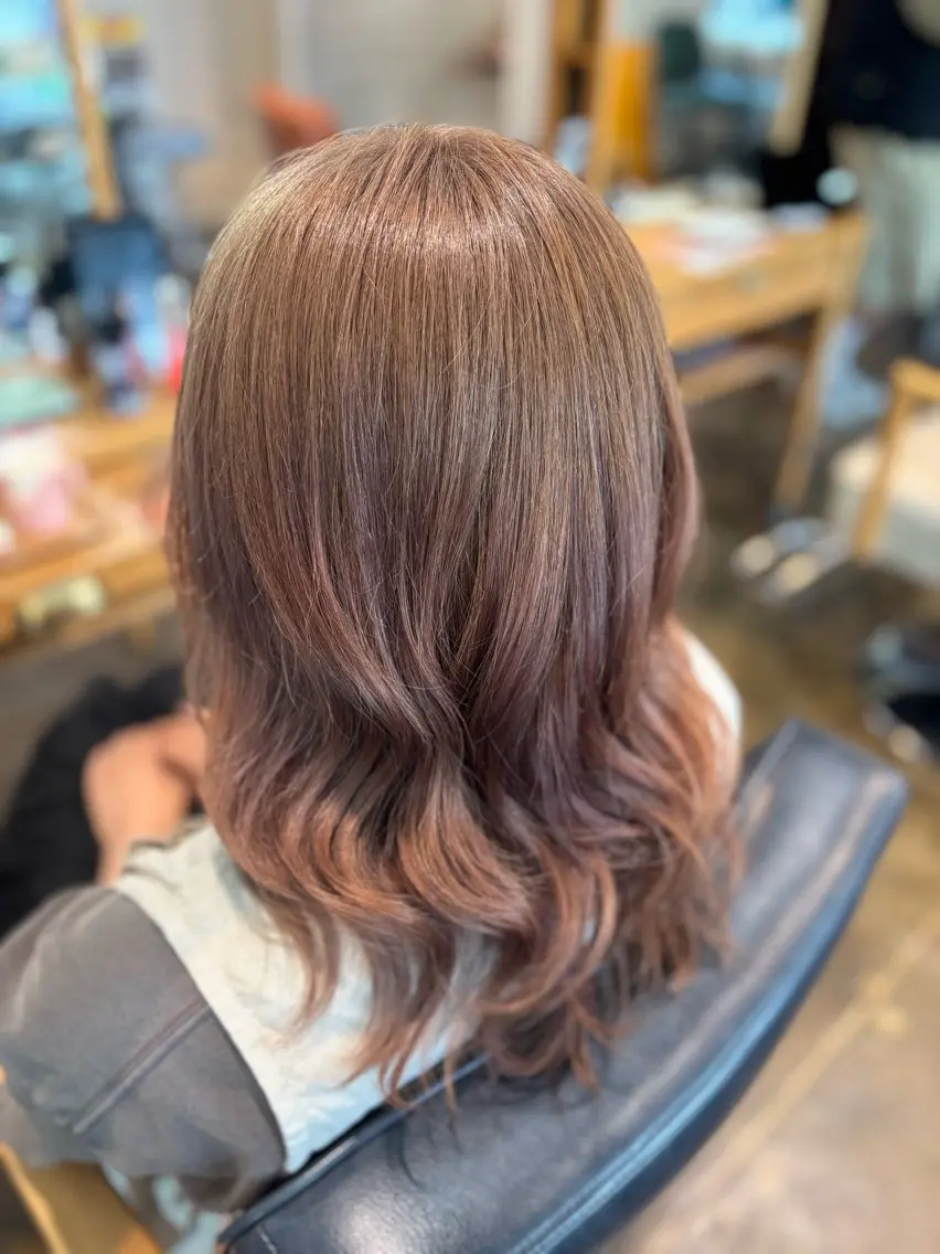 カラー ベージュカラー ミルクティーベージュ ピンクカラー ヘアカラー 🍒KAHOE🍒 Rooohairのヘアスタイル