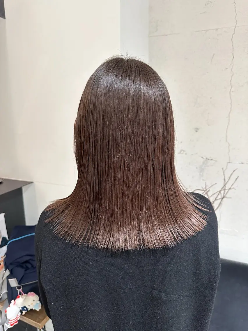 セミロング カット 縮毛矯正 塩澤 榛奈のヘアスタイル