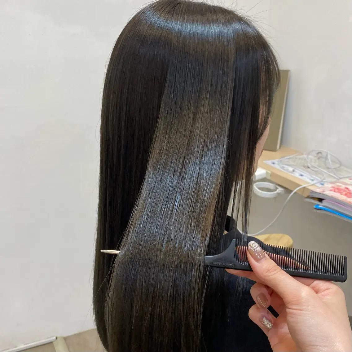 【サラサラつやつや美髪に💫】カット + 髪質改善ストレートの写真