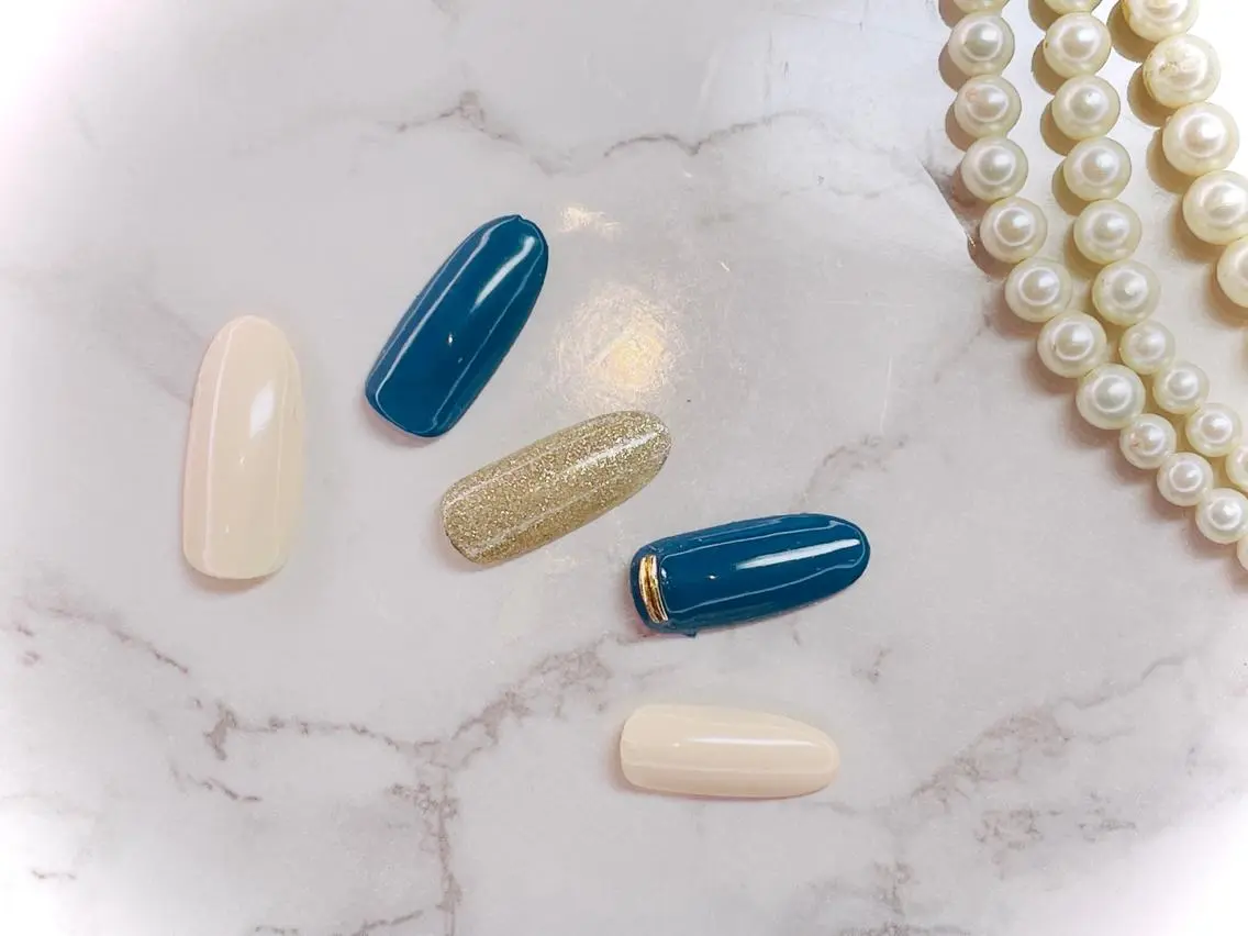ネイル シンプルネイル SINCERELY シンシアリー🌈のネイルデザイン