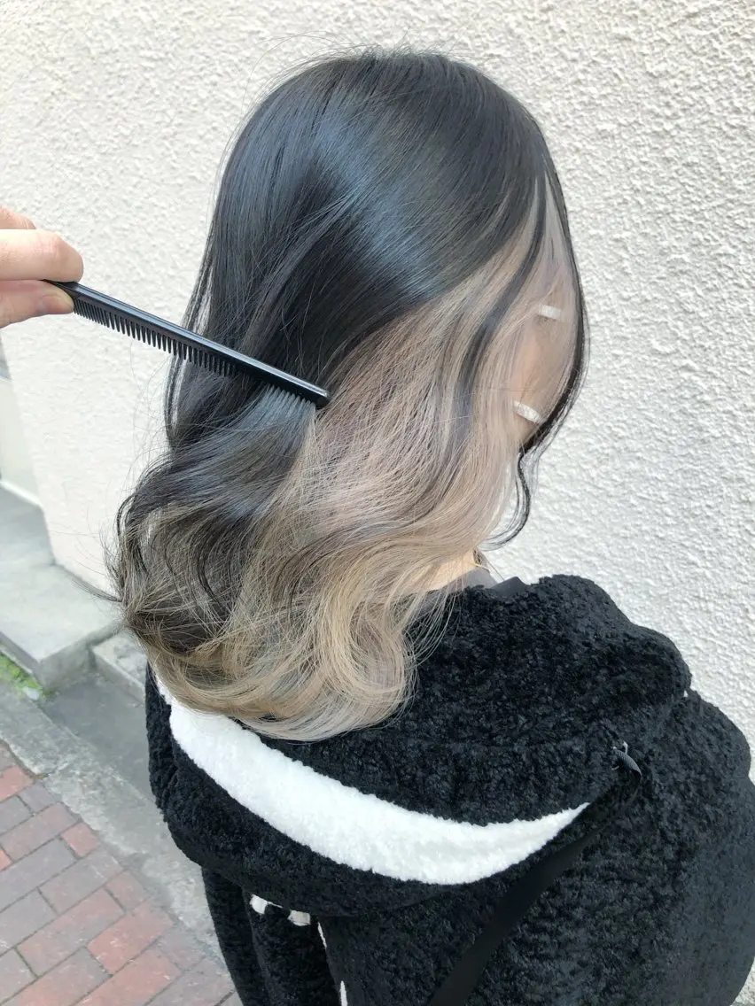 セミロング カラー ベージュカラー インナーカラー ホワイトベージュ レイヤーブリーチ特化 ホワイト専門/岸のヘアスタイル