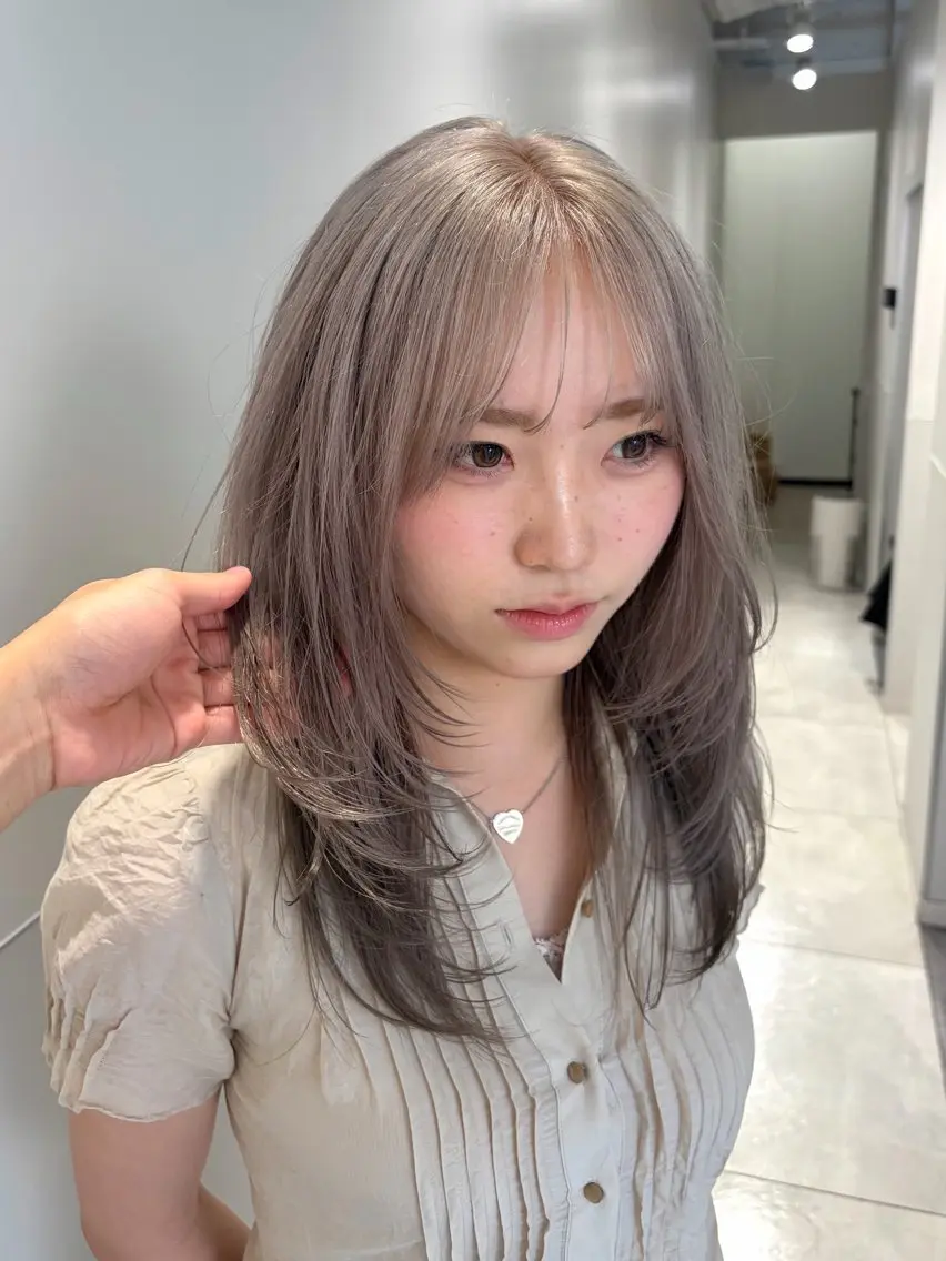 カット＋トリプルカラー（ブリーチ2回）＋トリートメントの写真