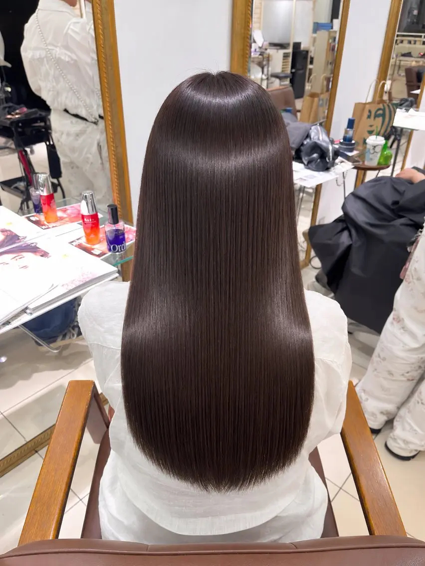 ロング トリートメント 柔らかグレージュ🤍 髪質改善Hanakaのヘアスタイル