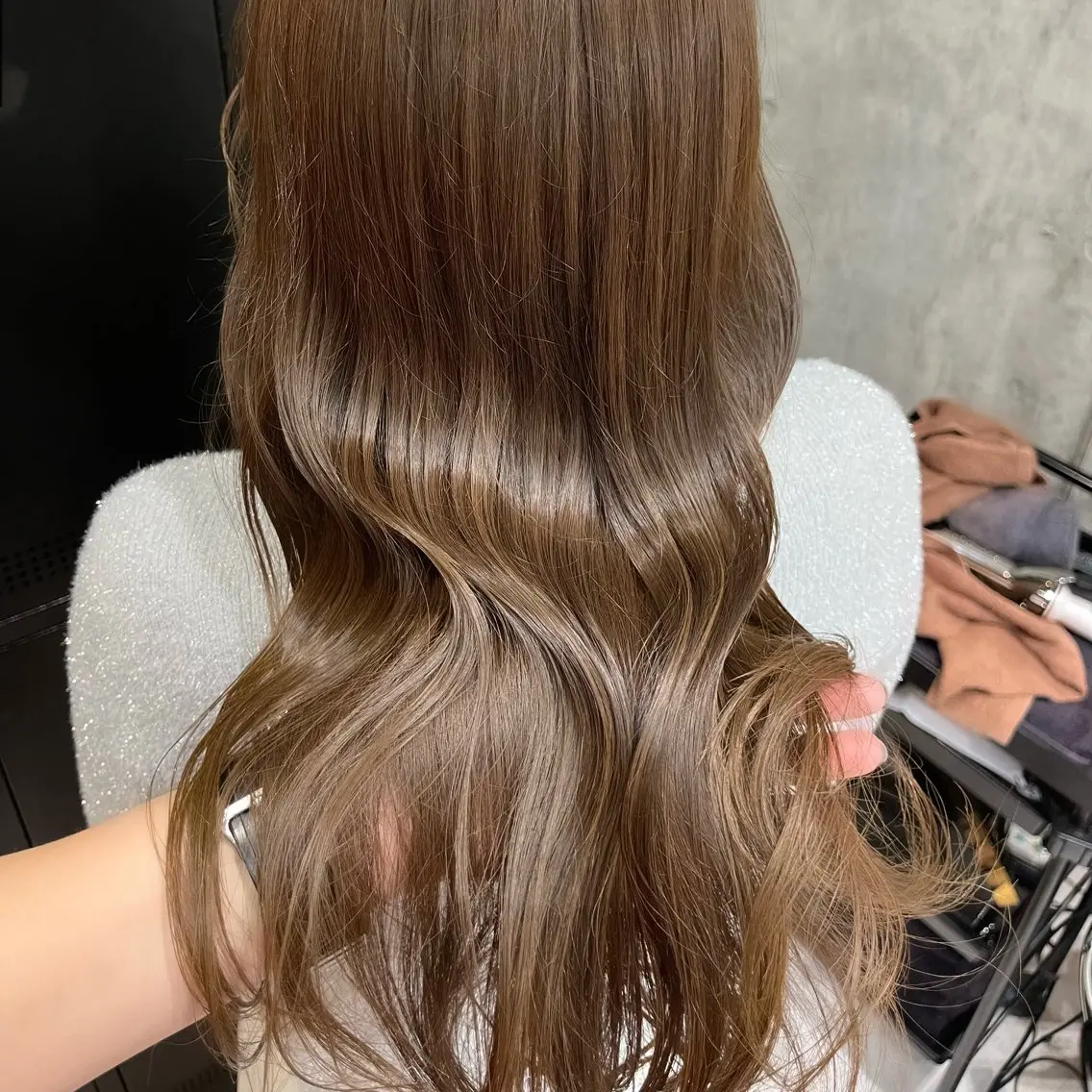 ロング カラー ヘアカラー トリートメント ブリーチなし 暖色カラー/井上あいのヘアスタイル