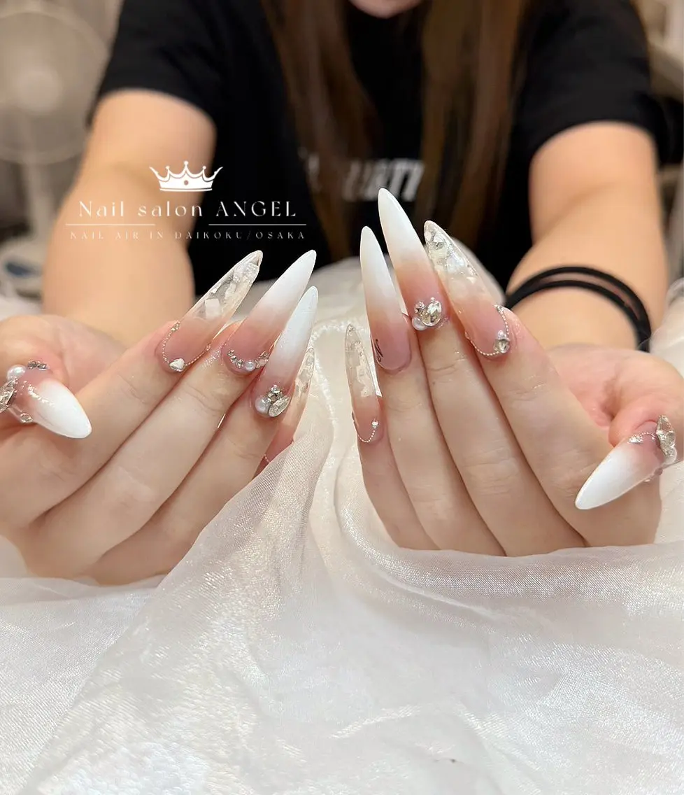 ネイル ジェルネイル ゴージャス 韓国ネイル ロングネイル シルバー ハンドネイル ANGEL Riaのネイルデザイン